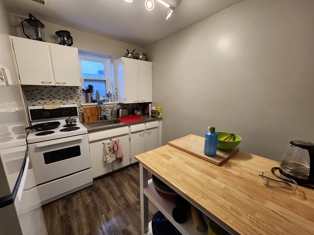 100 Waverley Street - 6 - Photo 6 of 12