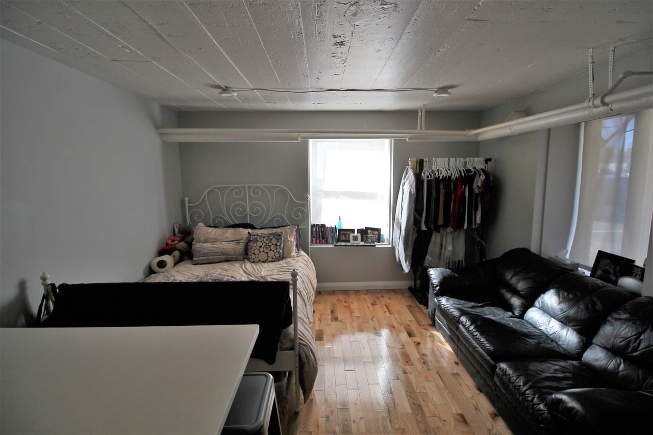 207 Charlotte Street - Photo 2 of 10