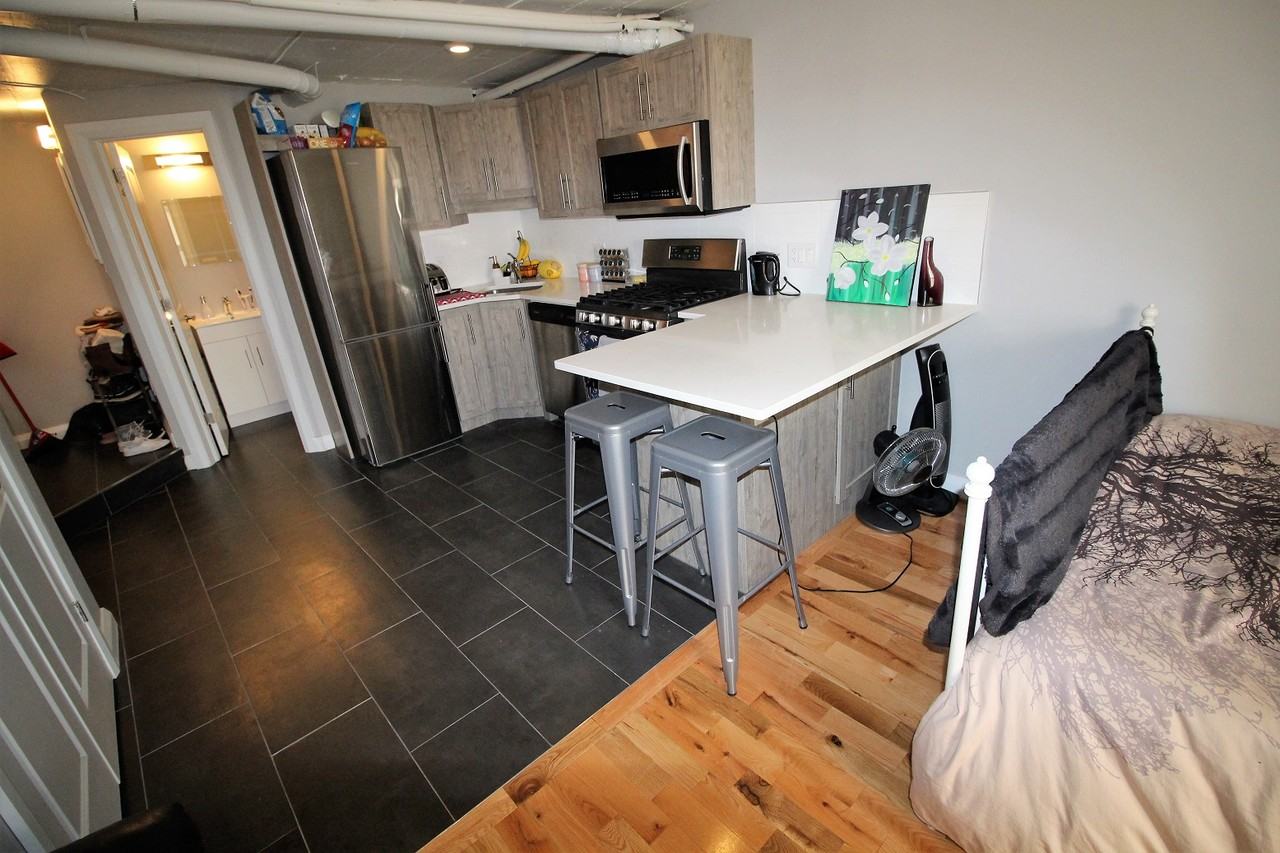 207 Charlotte Street - Photo 3 of 10