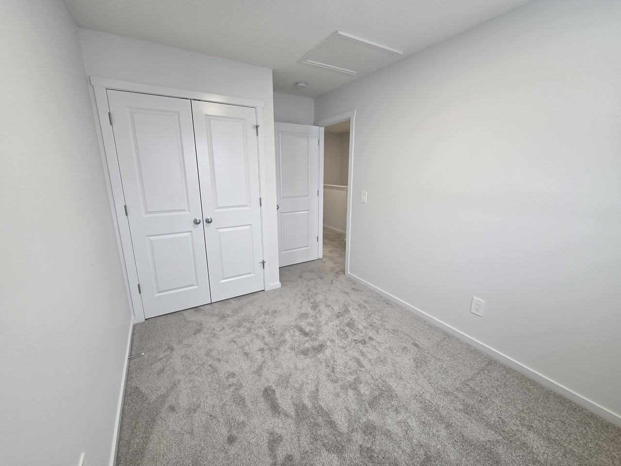 3648 213 St Main & Garage - Photo 5 of 14