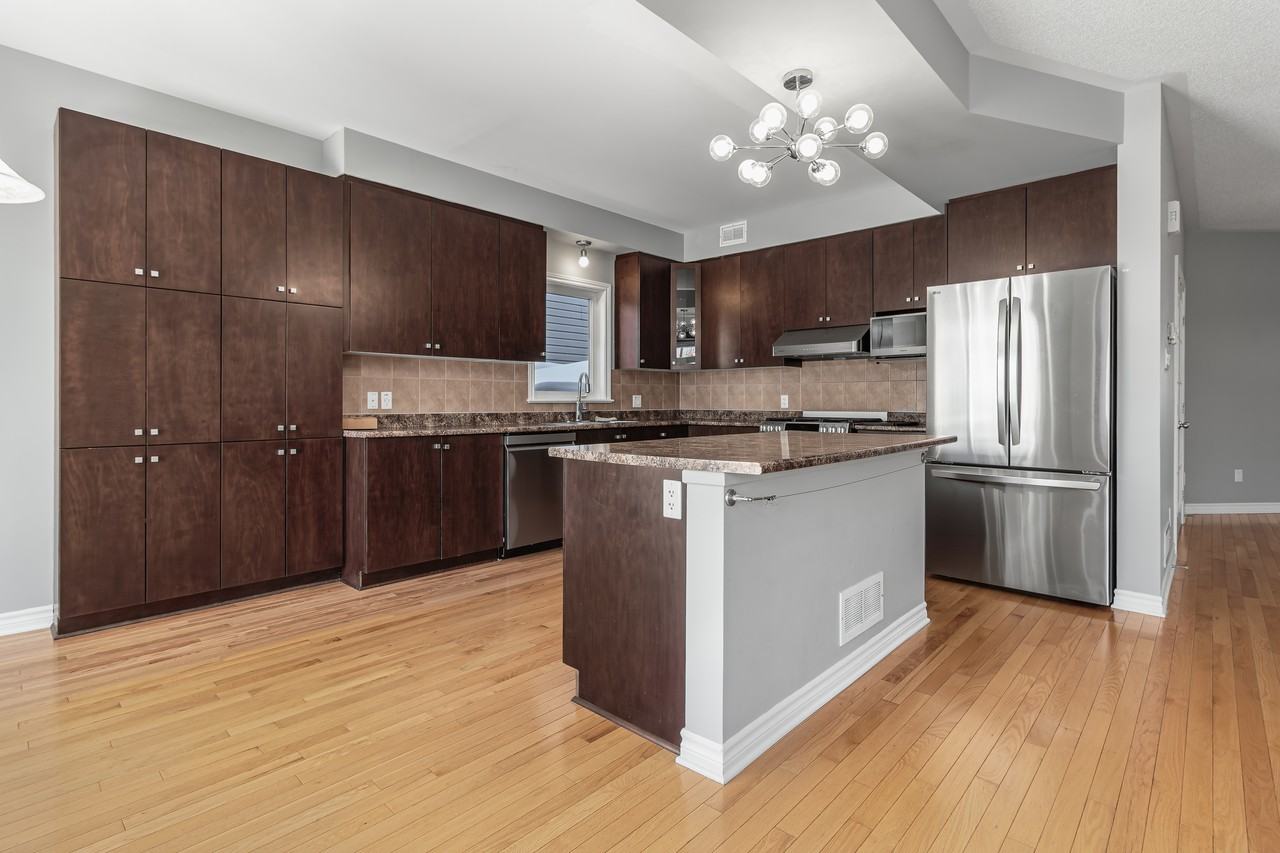 516 Carina Crescent - 1 - Photo 2 of 28