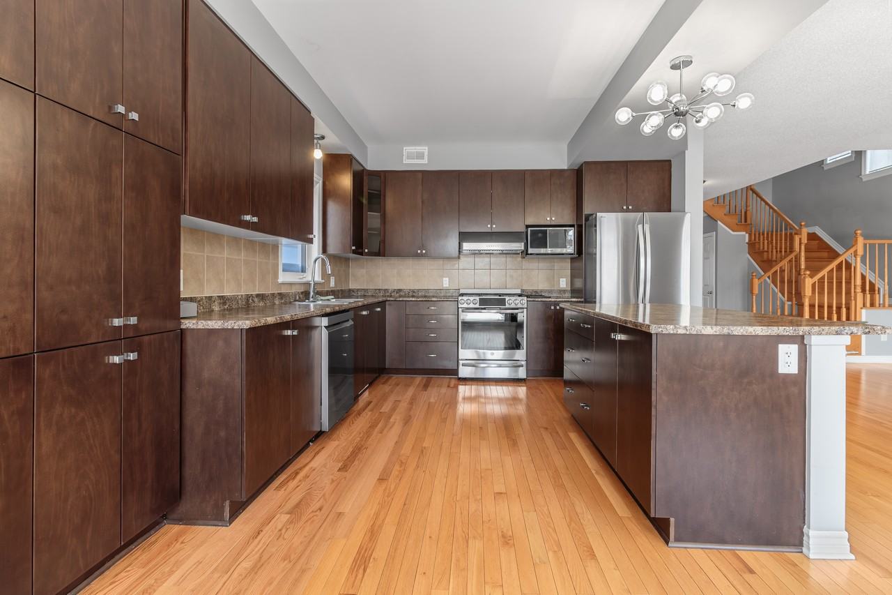 516 Carina Crescent - 1 - Photo 3 of 28