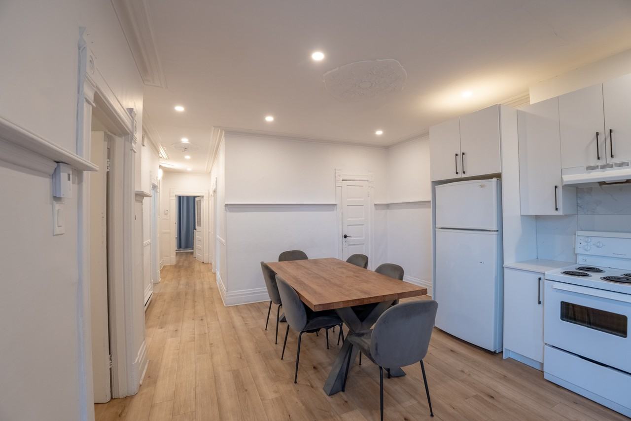 252 Laurier - Furnished - Photo 3 of 16