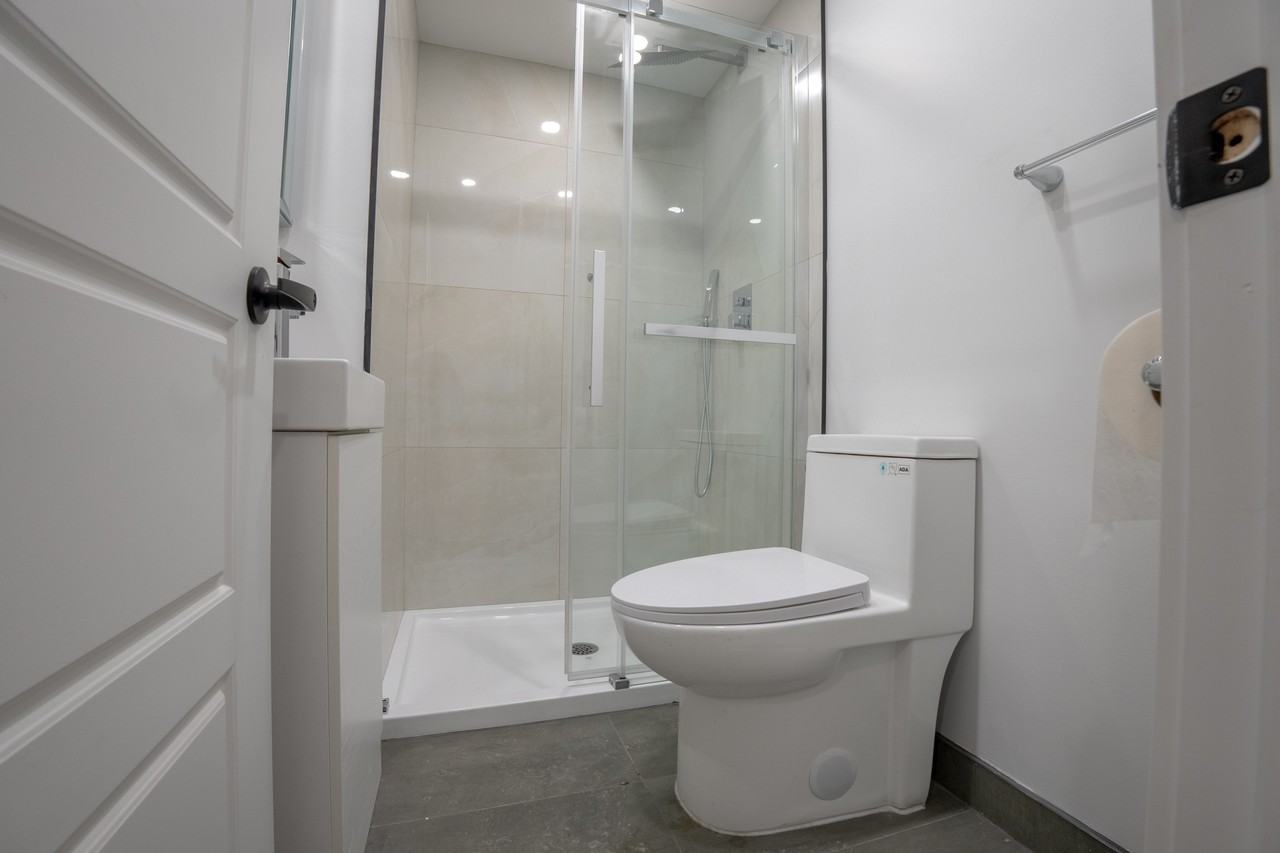 3915 Masson - Photo 4 of 4