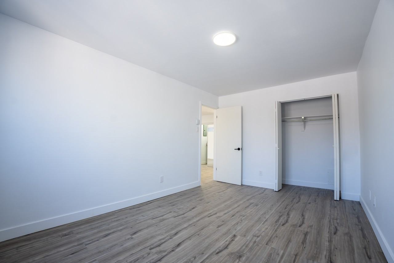 7746 Av. des Érables - Photo 6 of 13