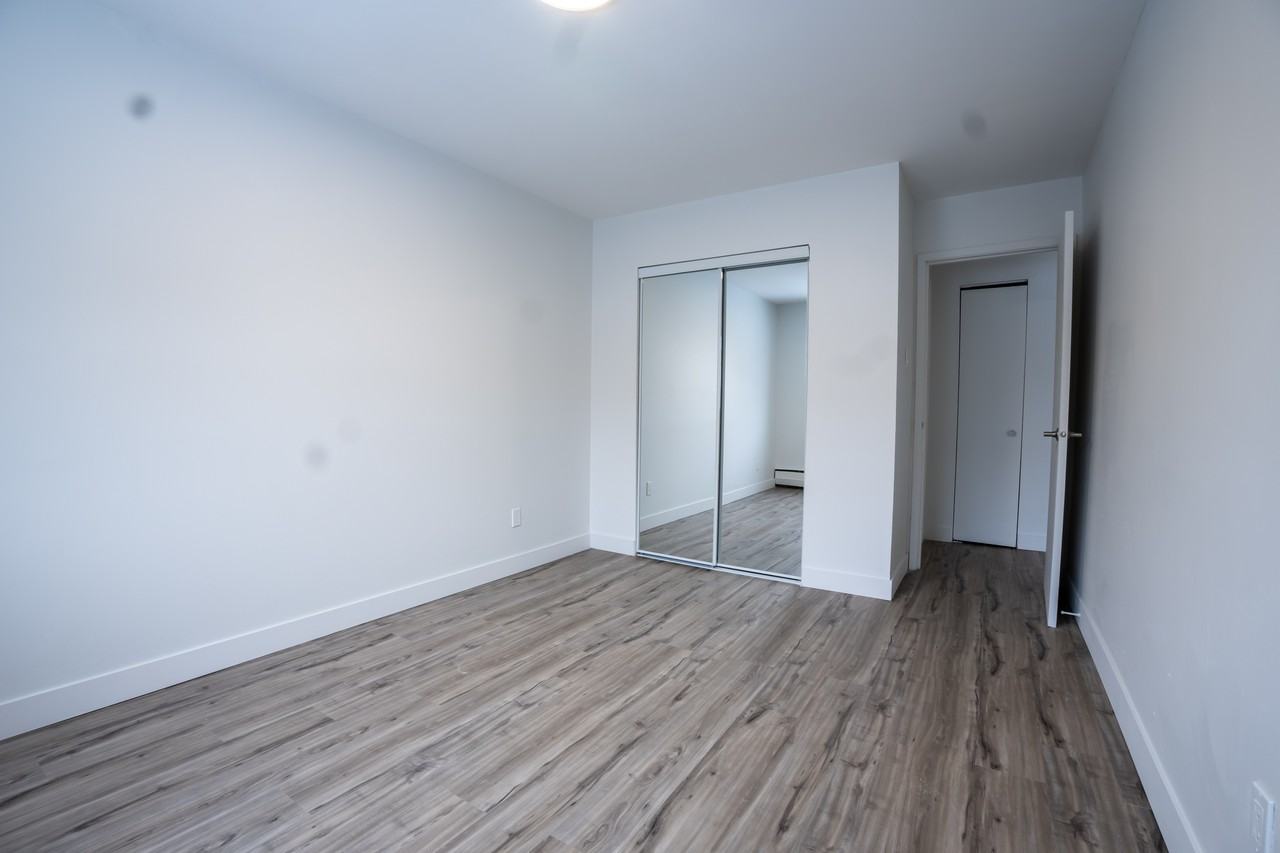 7790 Av. Trémolières - Photo 6 of 7