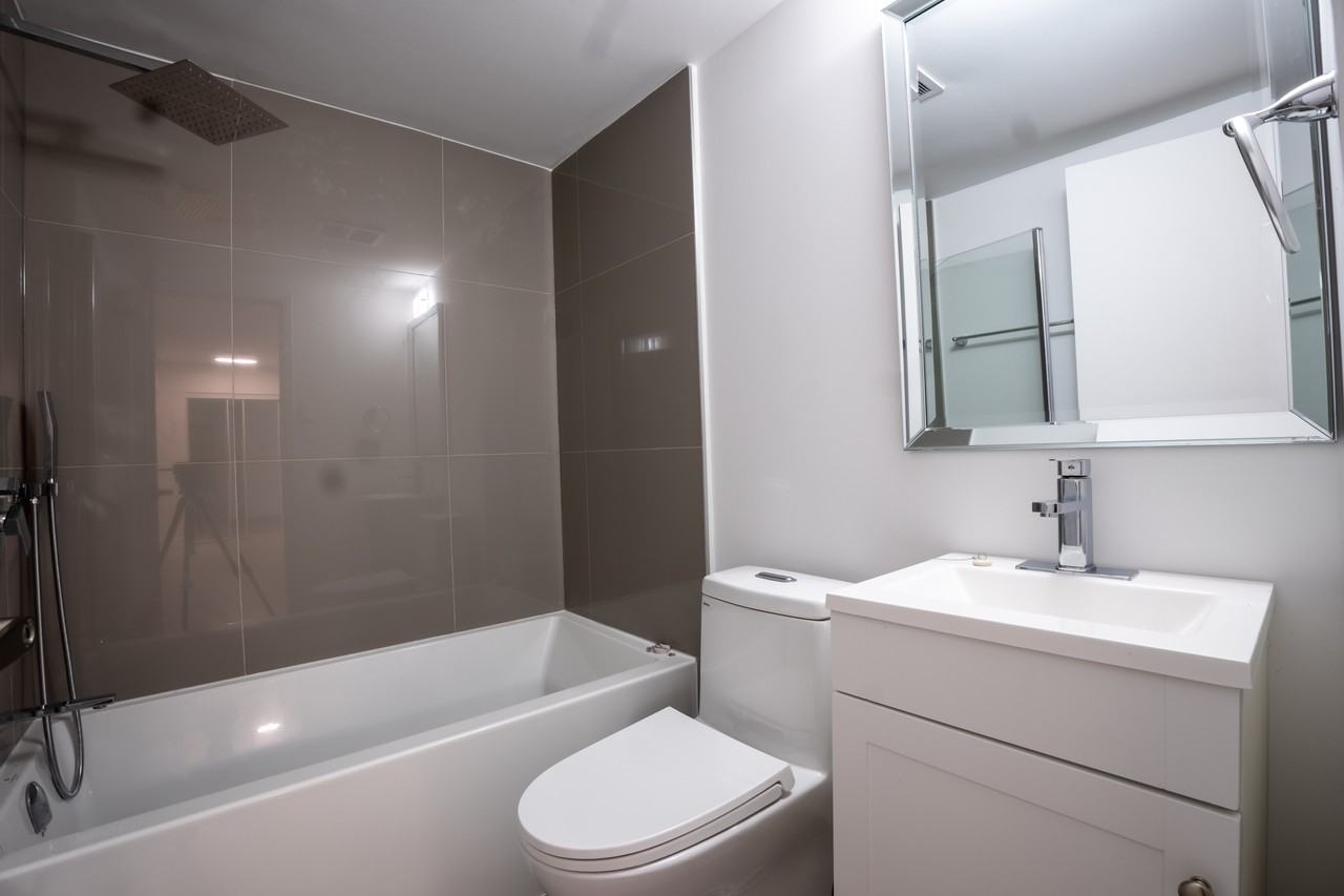 7790 Av. Trémolières - Photo 7 of 7