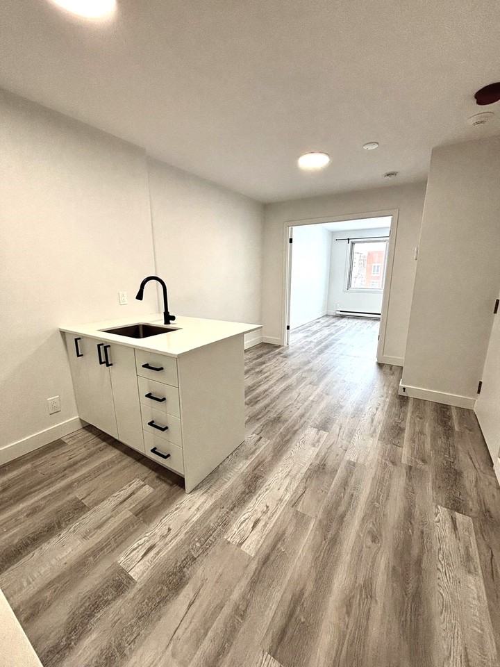 5576 St. Denis - Photo 3 of 14