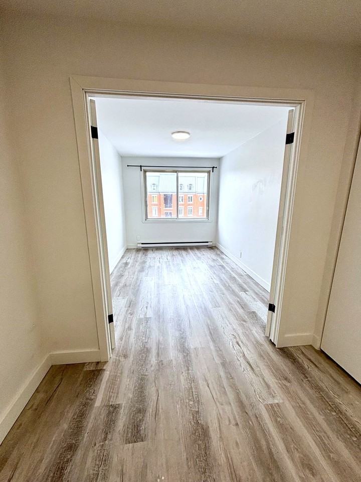 5576 St. Denis - Photo 4 of 14