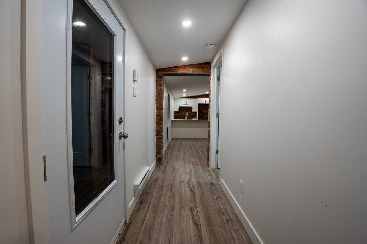 163 Ontario St E - Photo 4 of 10