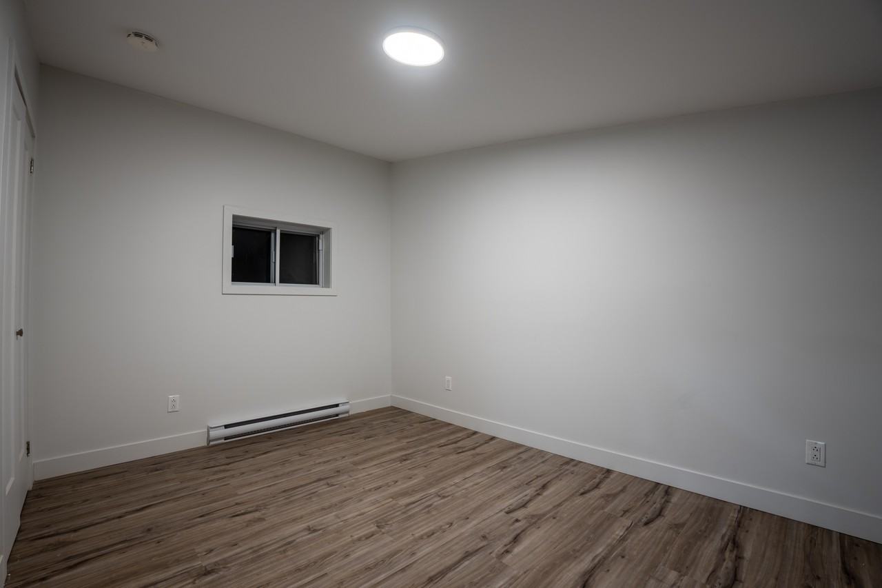 163 Ontario St E - Photo 7 of 10