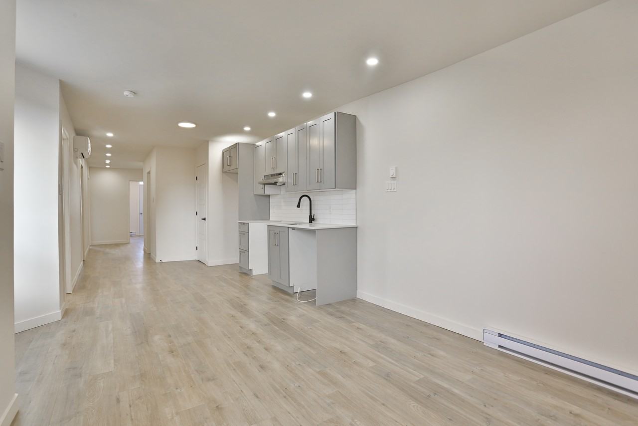 2110-2120 Rue Fullum - Photo 2 of 12