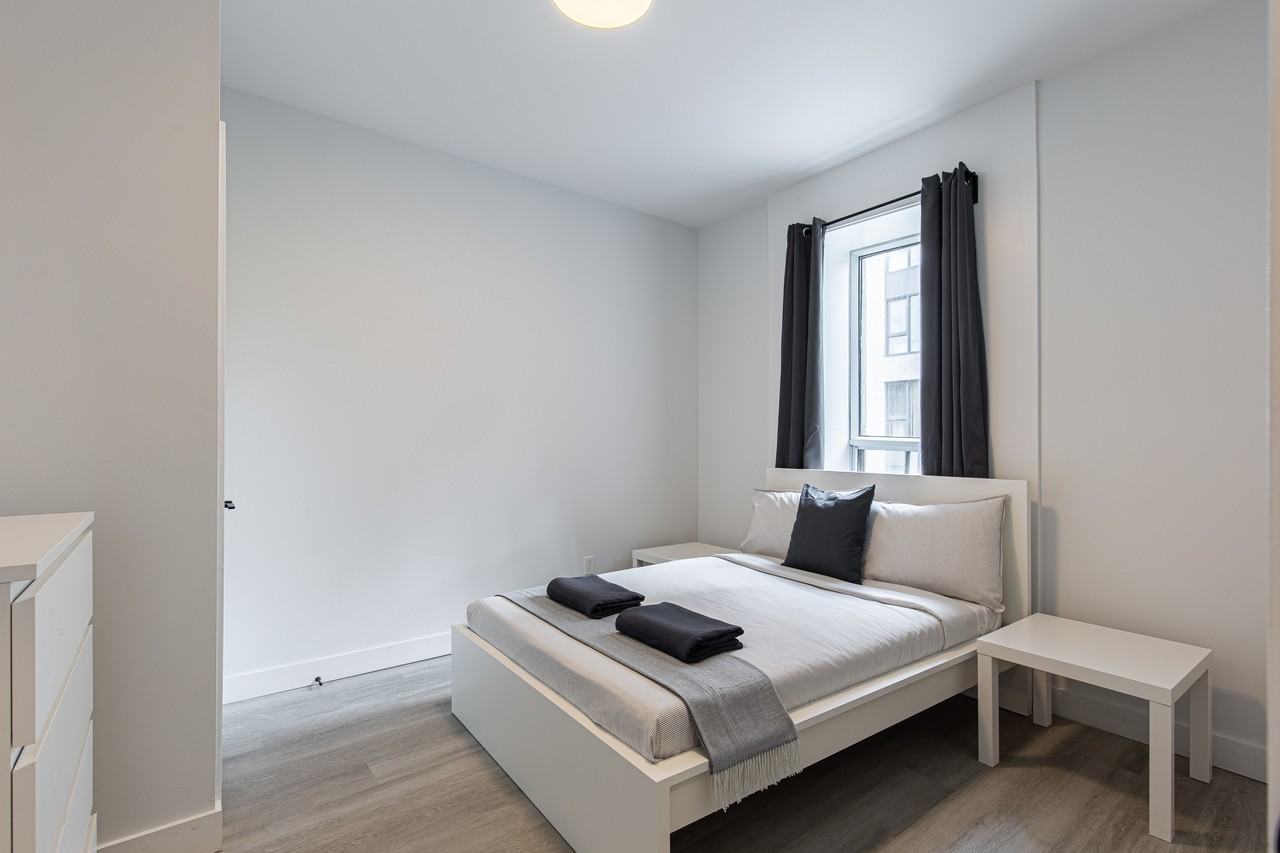 2005 Rue De Bullion - Furnished - Photo 6 of 13