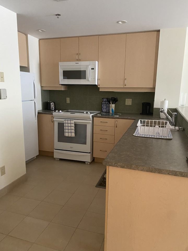 1425 Bayview Ave. - Photo 5 of 8