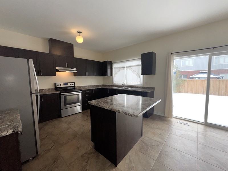 Allegra - Photo 6 of 25