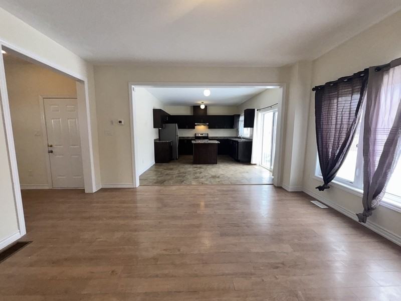 Allegra - Photo 7 of 25