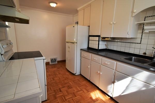 44 Grove Street - Photo 4 of 20