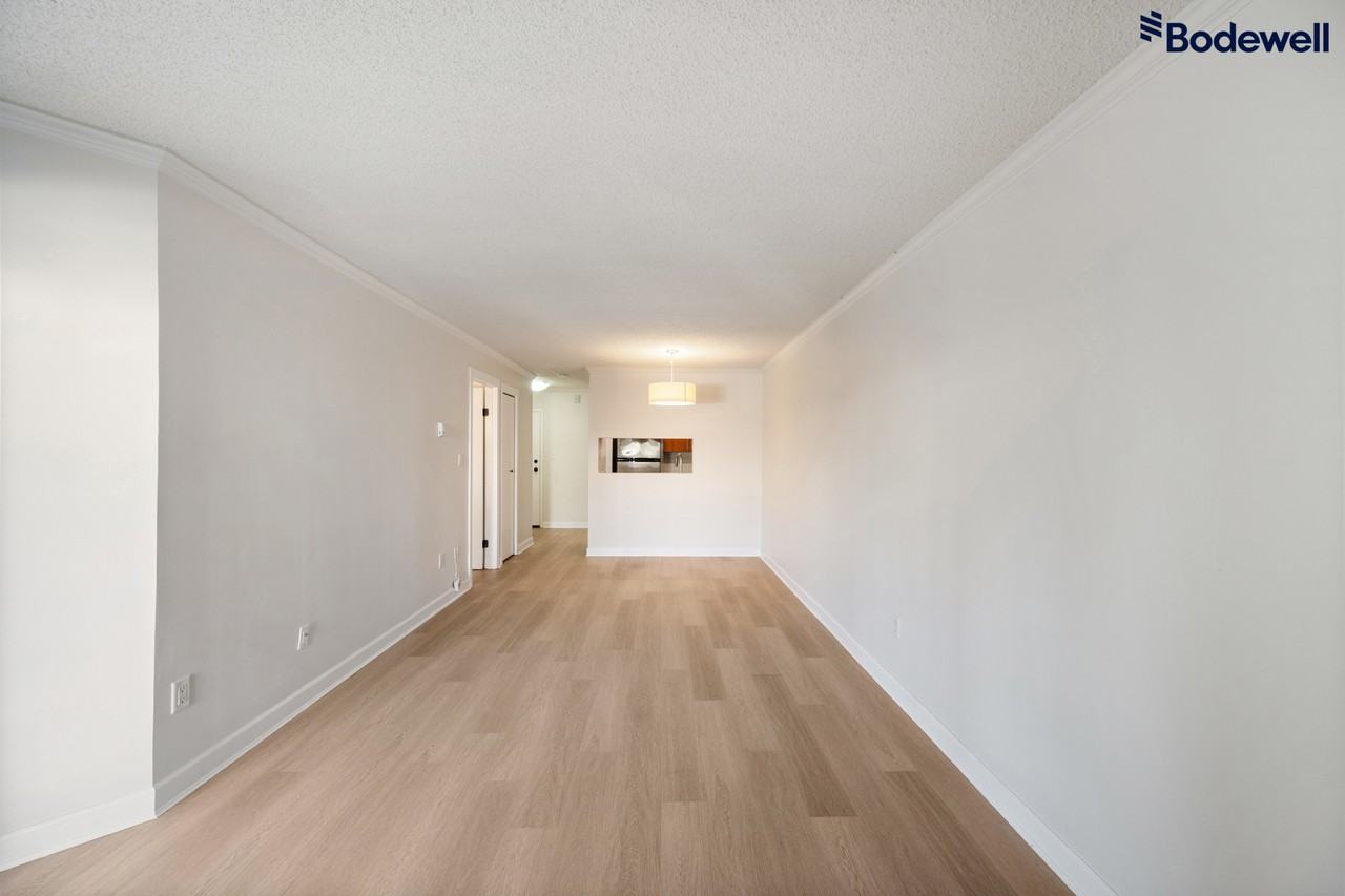 Encore - Photo 2 of 15