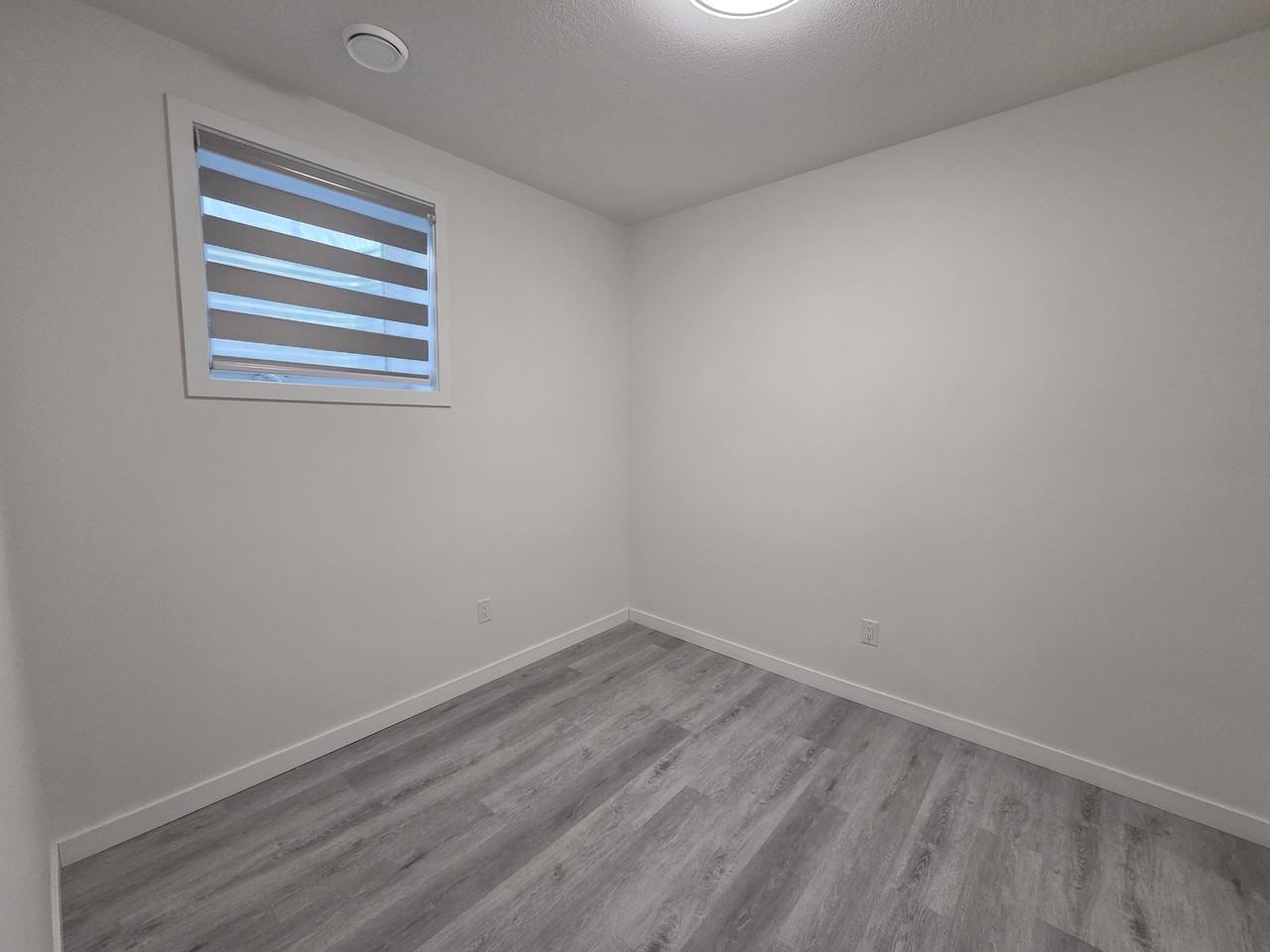 8019 83 St Basement Suite - Photo 2 of 7