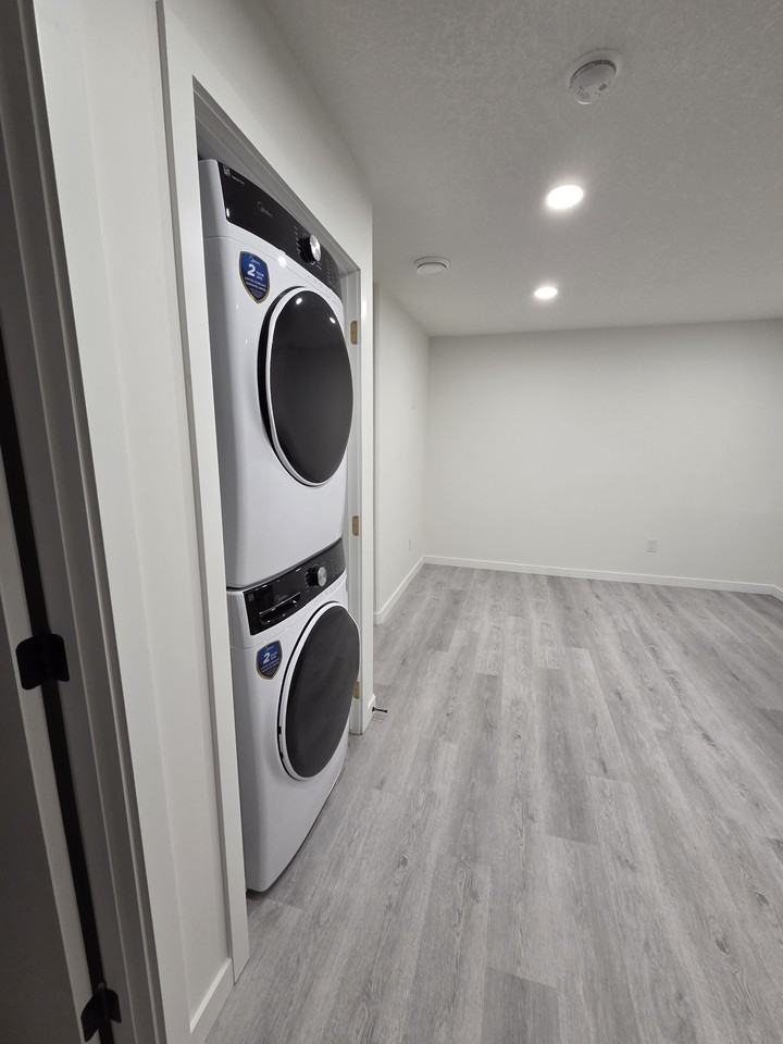 8019 83 St Basement Suite - Photo 5 of 7