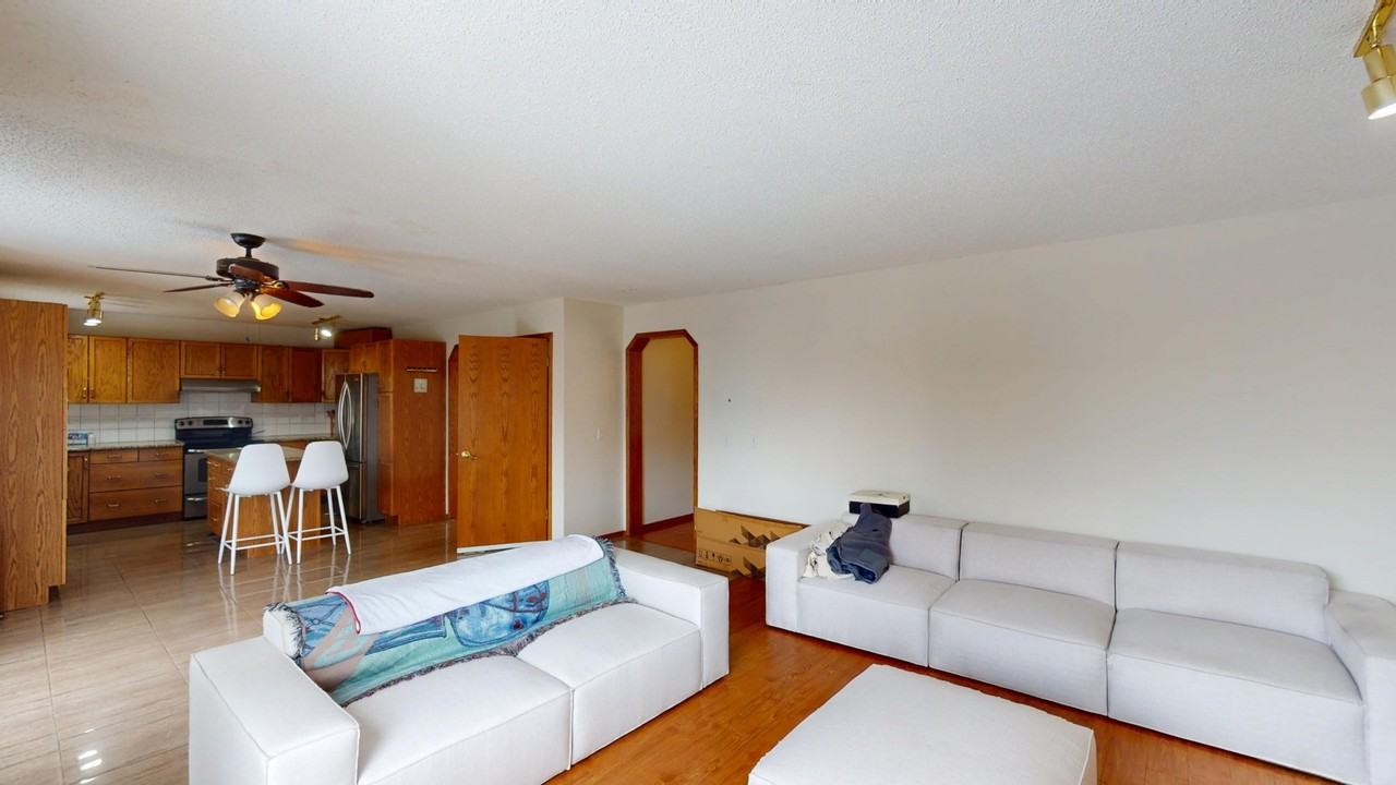 68 Del Ray Crescent Northeast - Photo 3 of 26