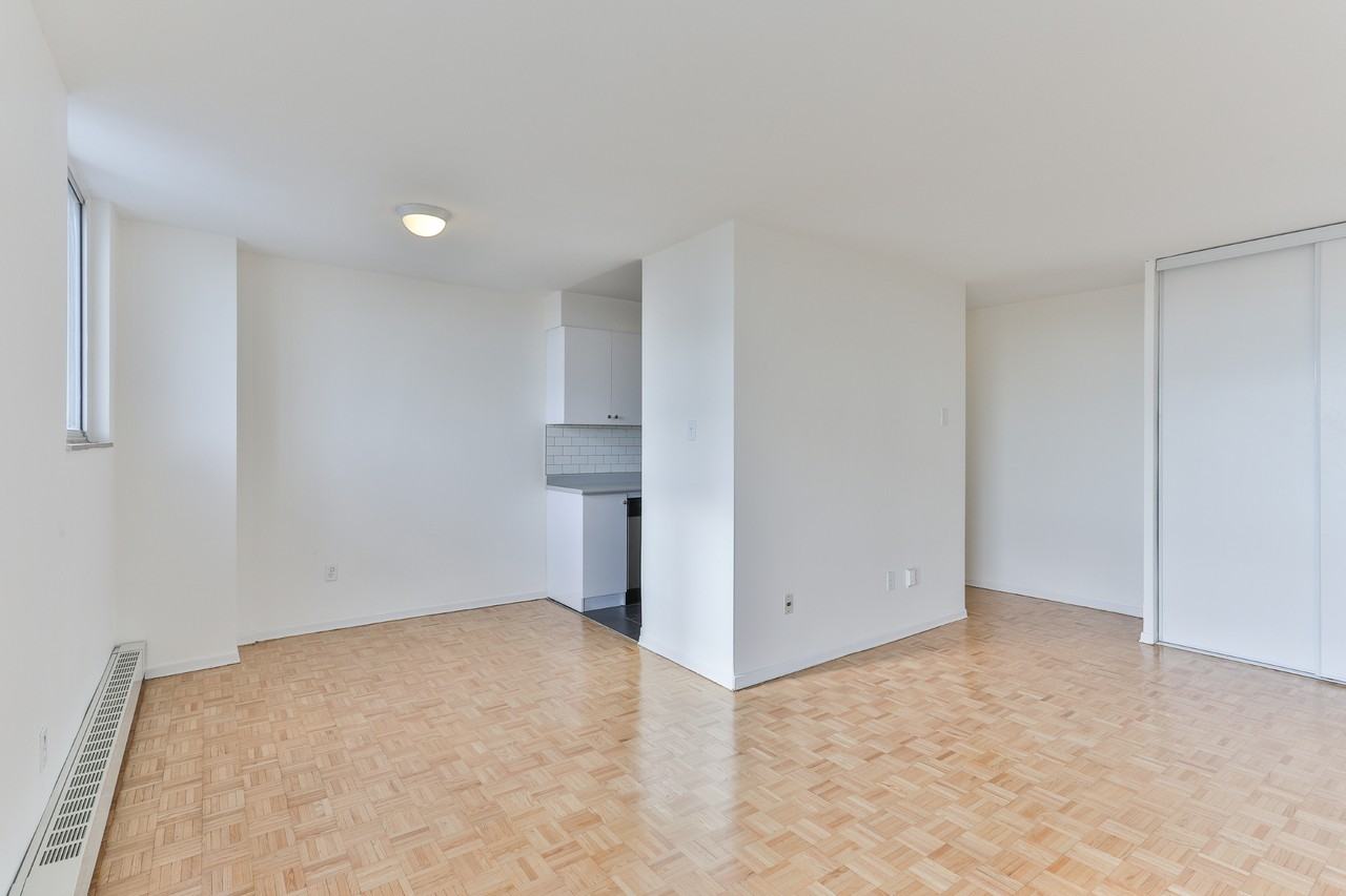 80 Cosburn Avenue - Photo 6 of 22