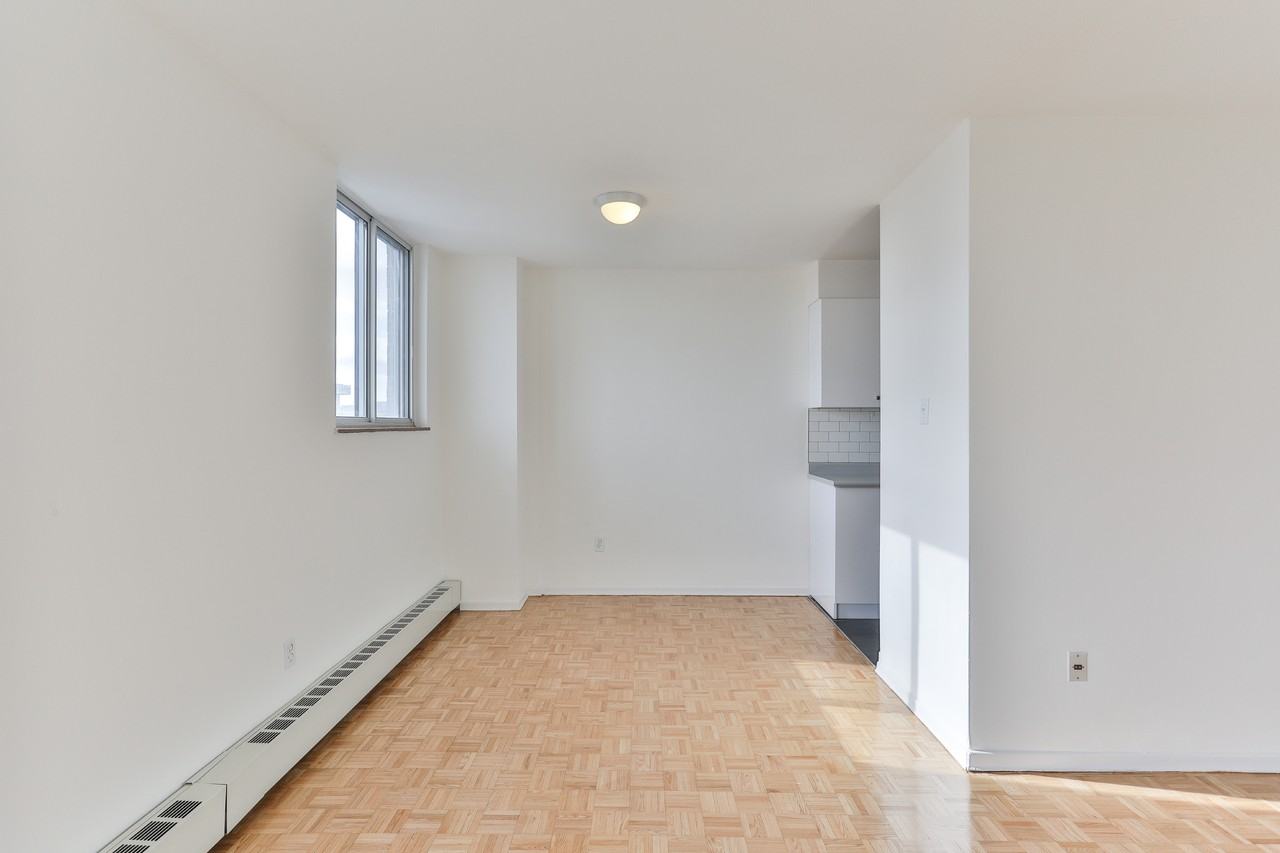 80 Cosburn Avenue - Photo 7 of 22