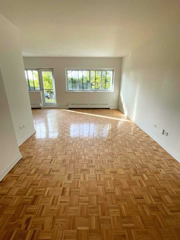 406 Crepeau - Photo 2 of 13