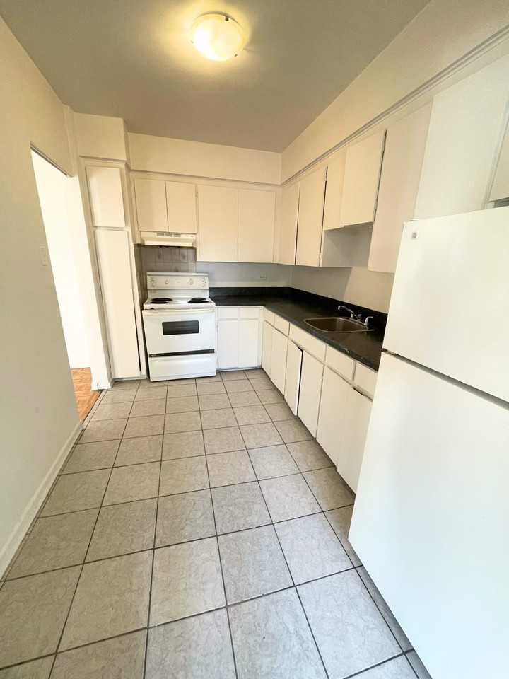 406 Crepeau - Photo 4 of 13