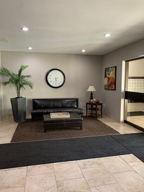 902-55 Yarmouth Street - Photo 3 of 18