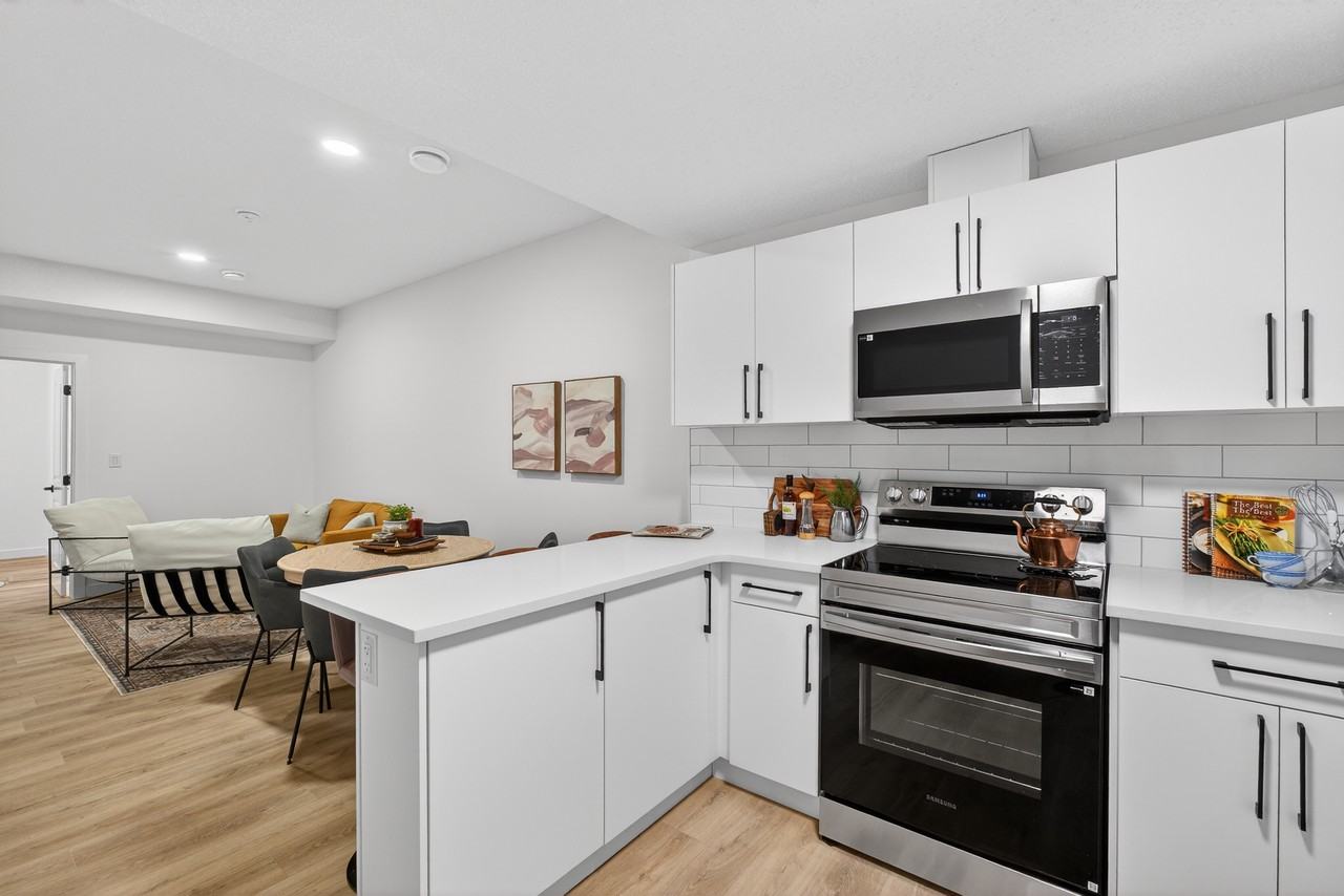 231 Pacific Dr Basement Suite - Photo 4 of 14