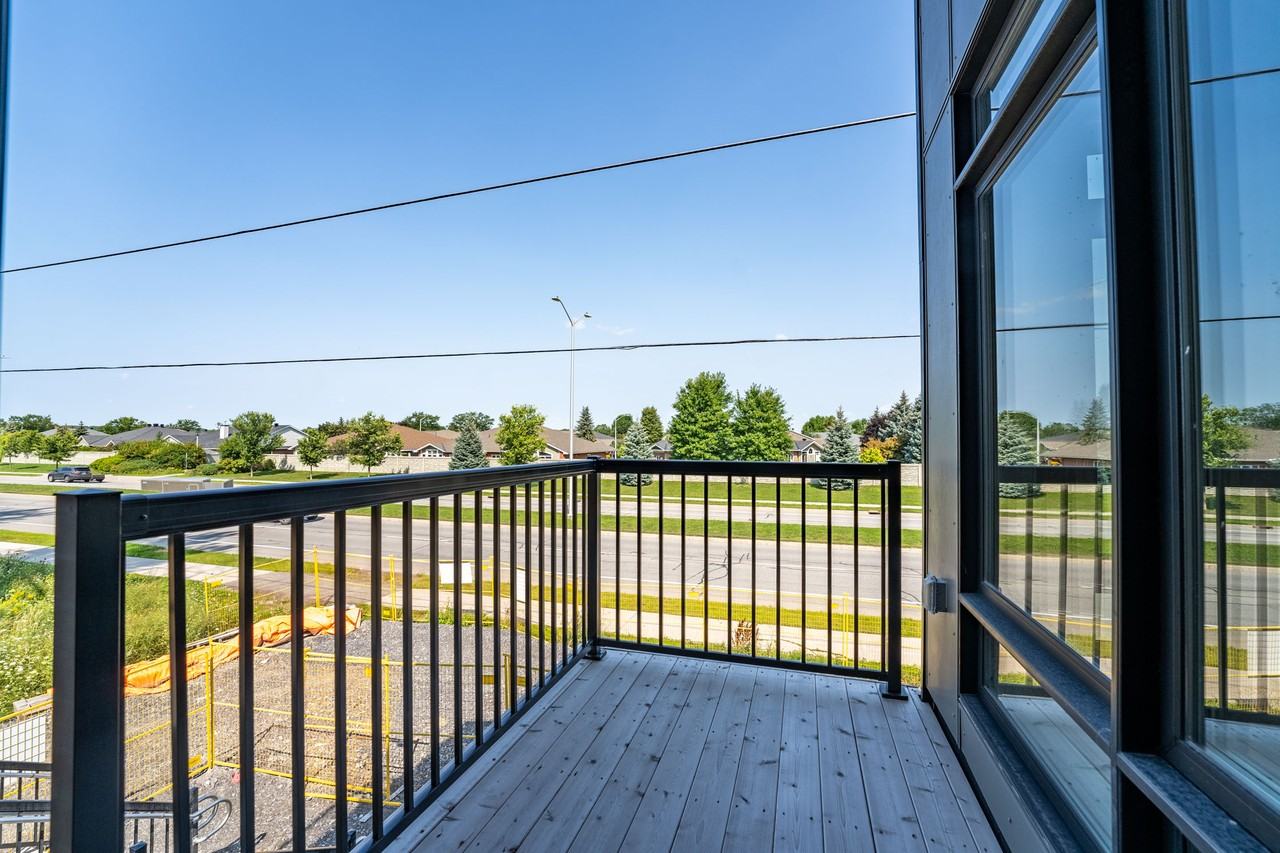 552 Crescendo Private - Photo 3 of 26