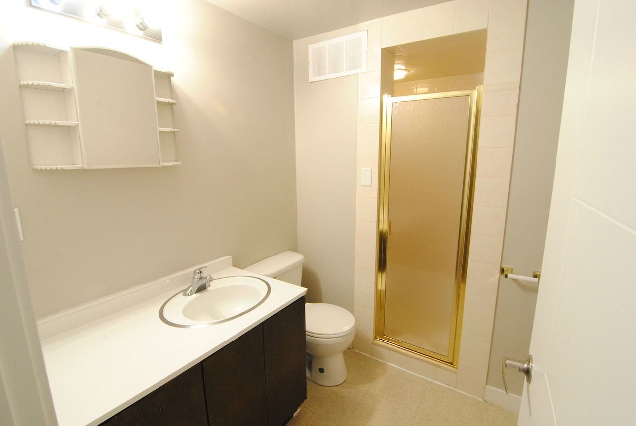 11206 38 Street Northwest, Edmonton, Alberta, Canada, T5W 2G2 - Photo 4 of 6