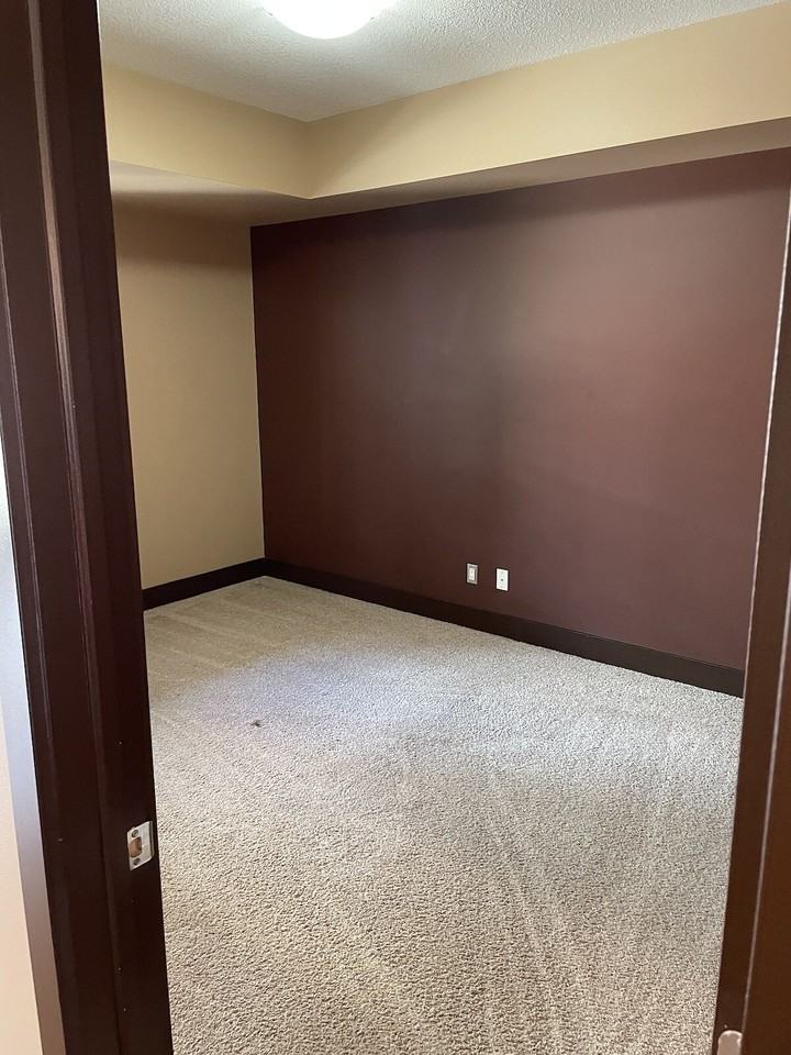 10503 98 Avenue Northwest 514, Edmonton, Alberta, Canada, T5K 0B2 - Photo 6 of 10