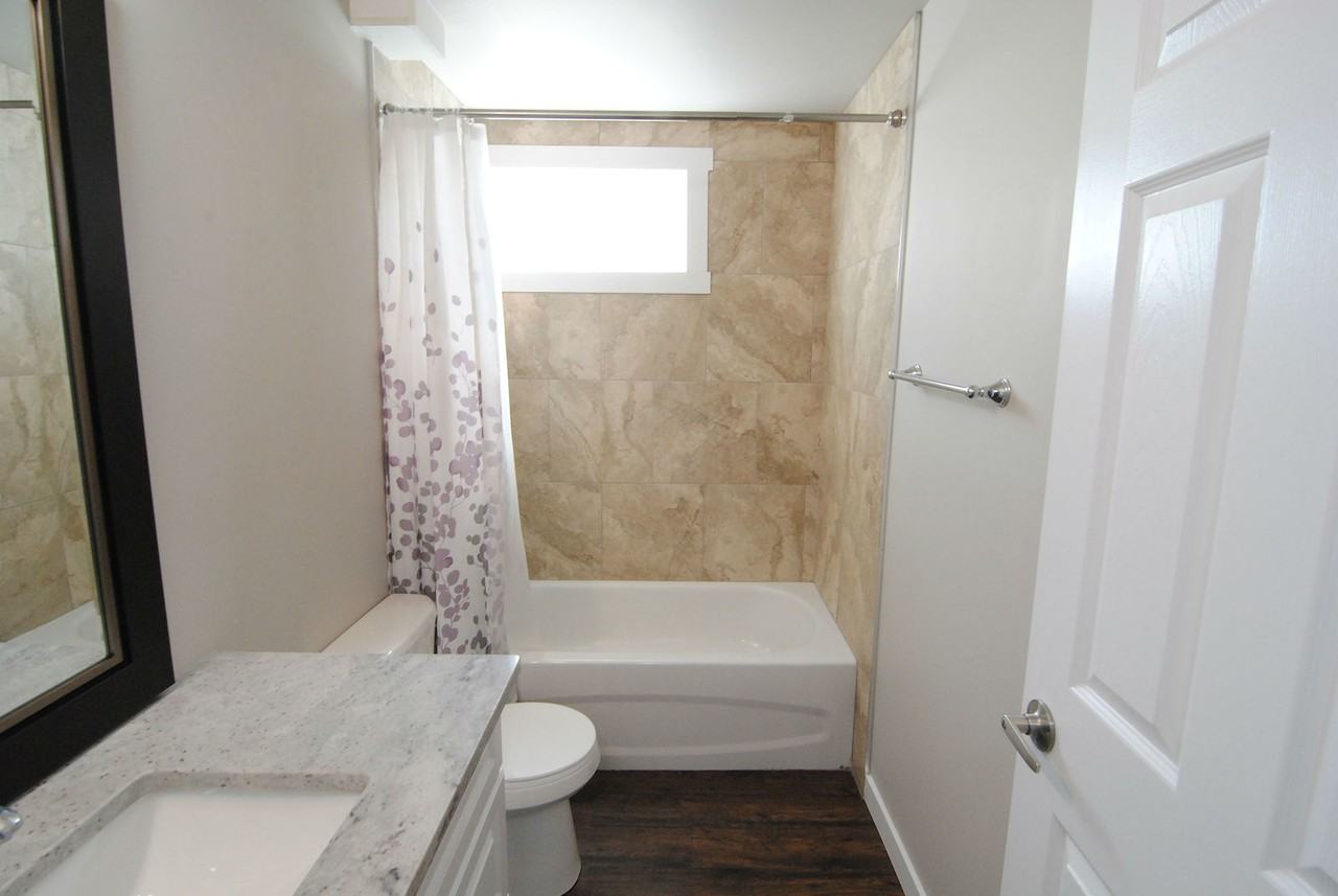 9031 136 Avenue, Down , Edmonton, Alberta, Canada, T5E 1V6 - Photo 7 of 11