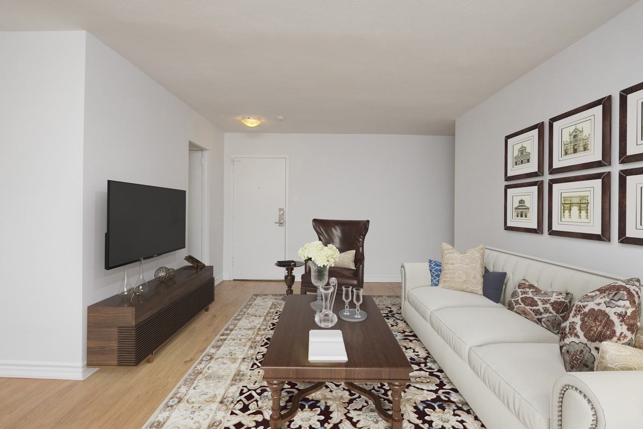 Churchill Court Apartments - Photo 4 of 8