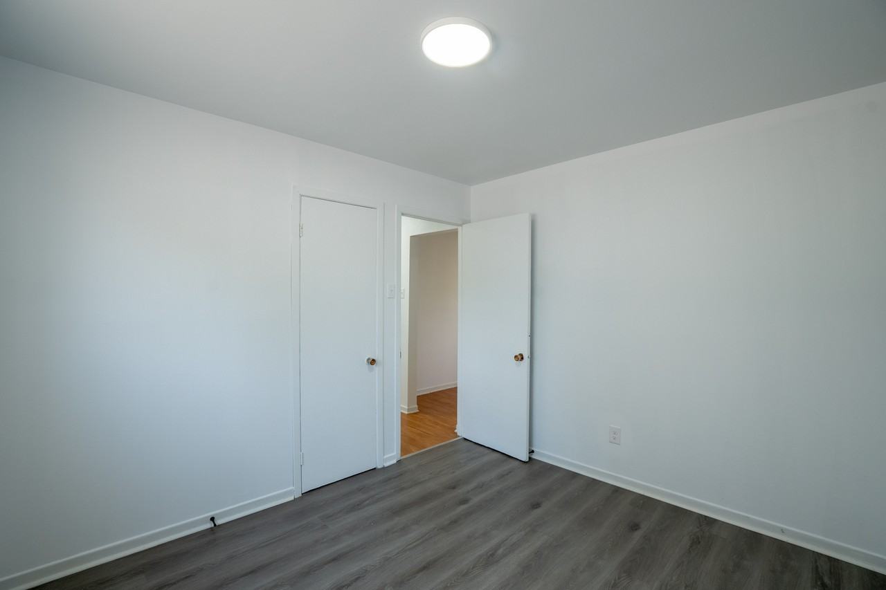 45 Boulevard Fortin - Photo 4 of 8