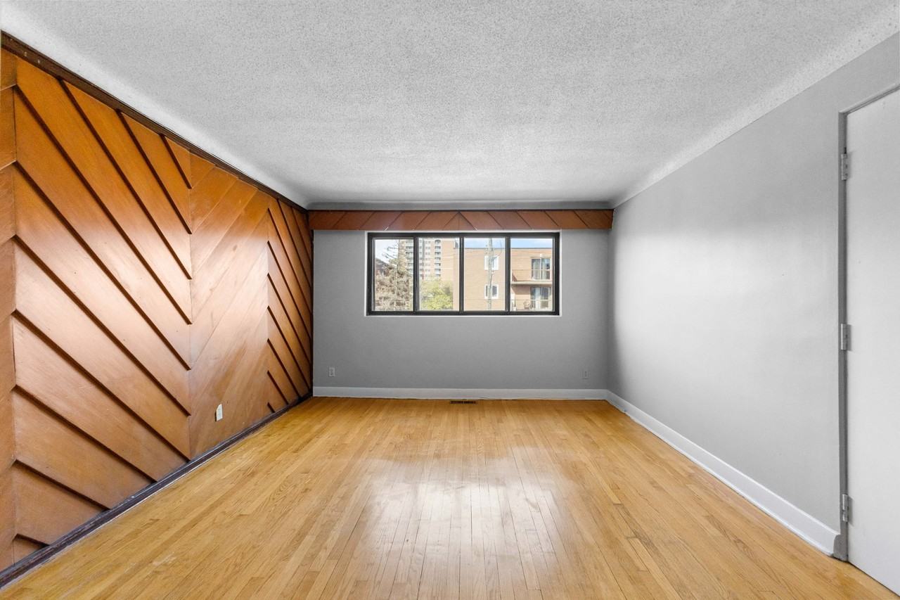 1166 Rockingham - Photo 2 of 19