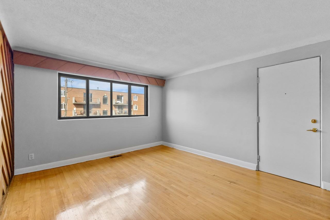 1166 Rockingham - Photo 3 of 19
