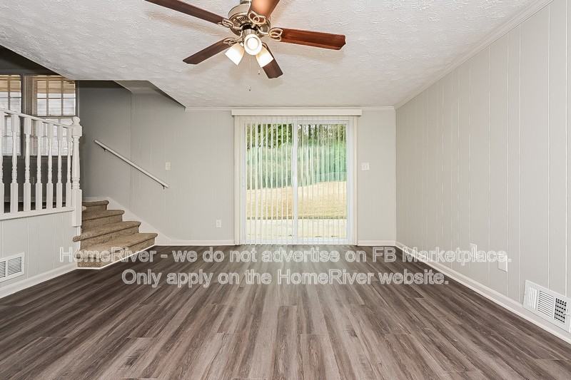 3865 Morning Creek Dr - Photo 3 of 17