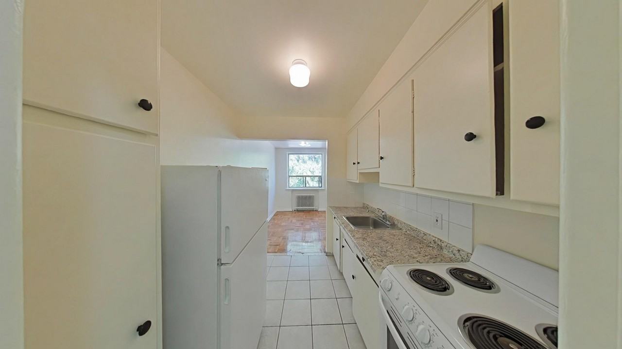 1589–1607 Victoria Park Ave - Photo 4 of 16