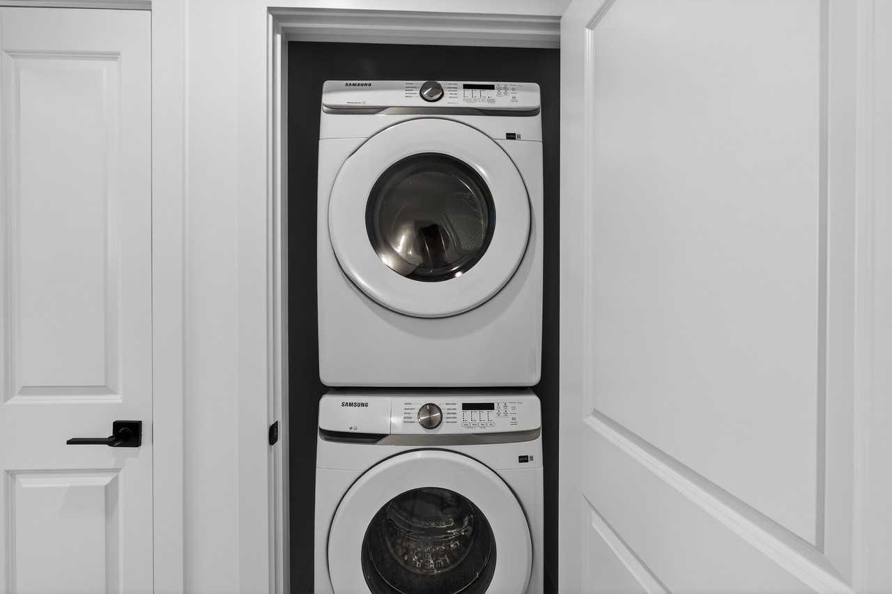 239 Pacific Drive Main & GRG Spruce Grove - Photo 4 of 32