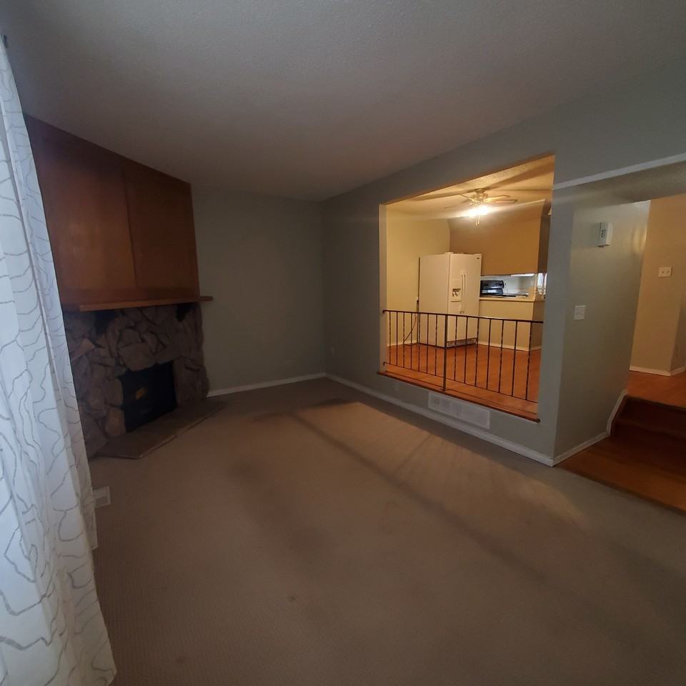 21 Akinsdale Gardens - Photo 3 of 10