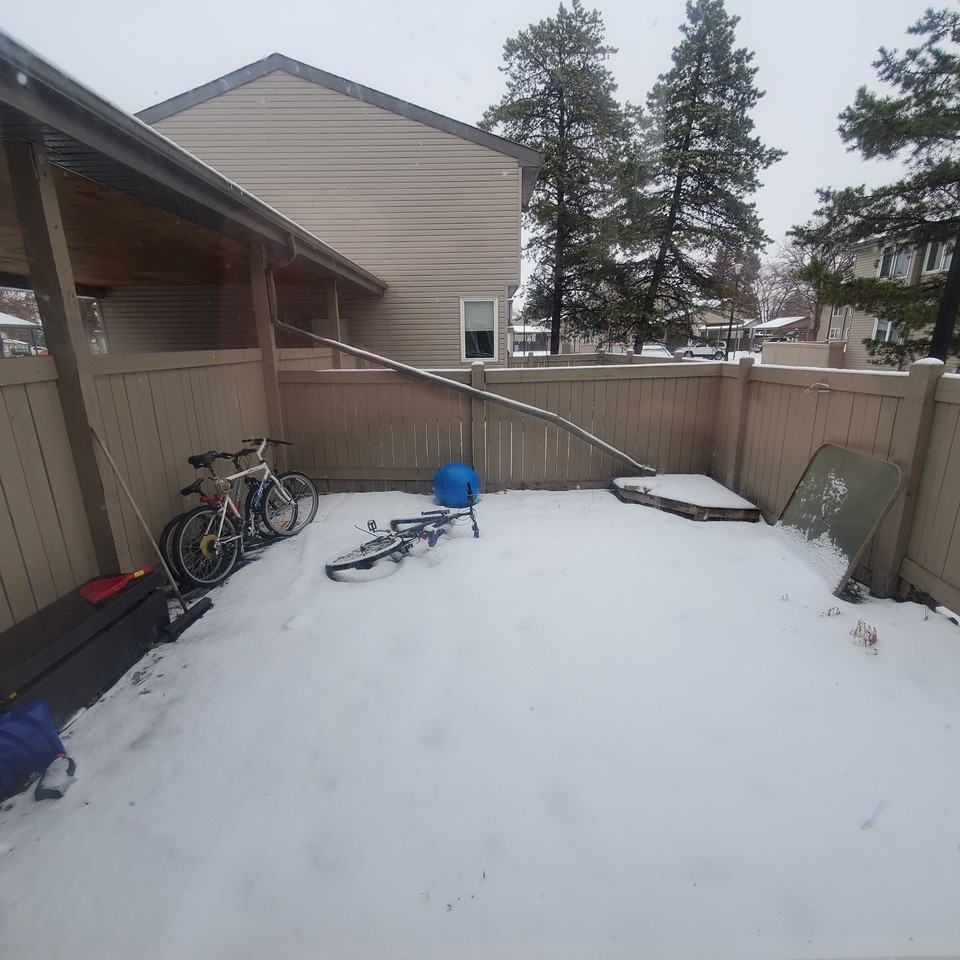 21 Akinsdale Gardens - Photo 4 of 10