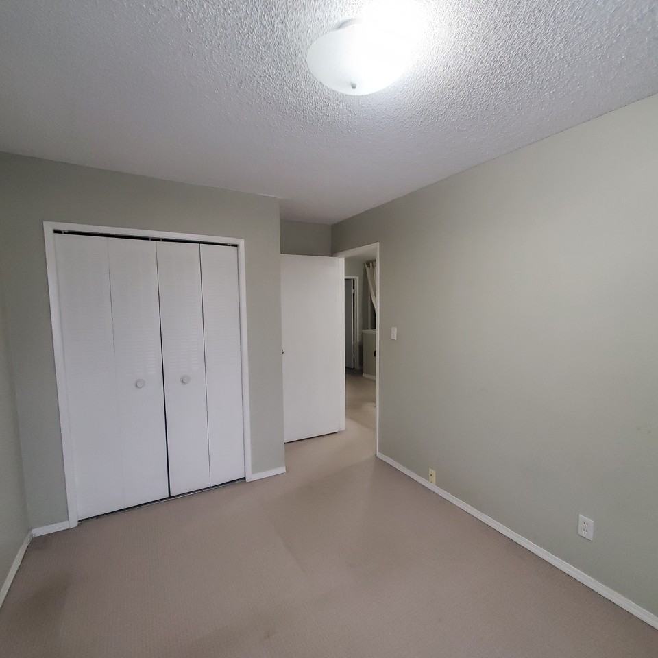 21 Akinsdale Gardens - Photo 6 of 10