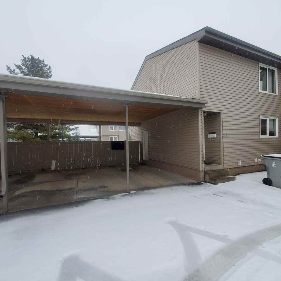 21 Akinsdale Gardens - Photo 7 of 10