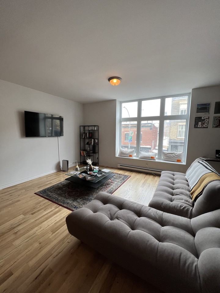 2470-2482 Notre Dame West - Photo 2 of 18