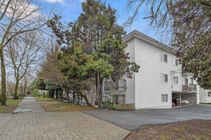 North Garden Apartments - Photo 4 of 9