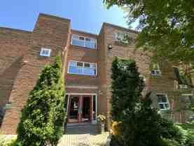 Village Court Apartments London - Photo 1 of 1