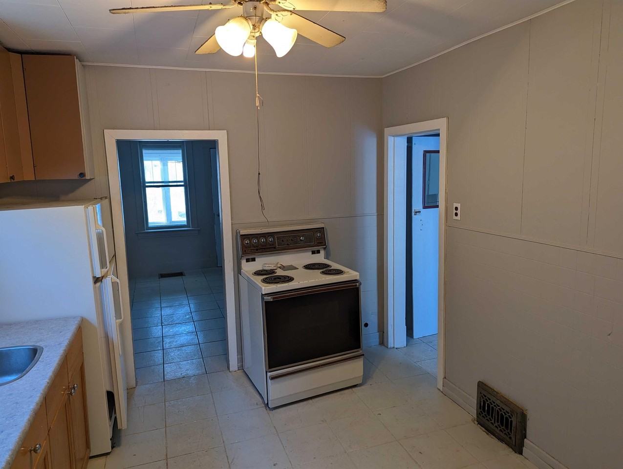 1725 Ottawa Street - Photo 5 of 6